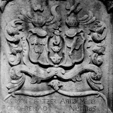 Peltzer gravestone